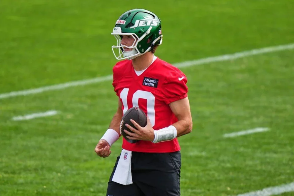 New York Jets quarterback Cade Klubnik takes part in drills during rookie minicamp at the NFL football team's practice facility Friday, May 8, 2026, in Florham Park, N.J.